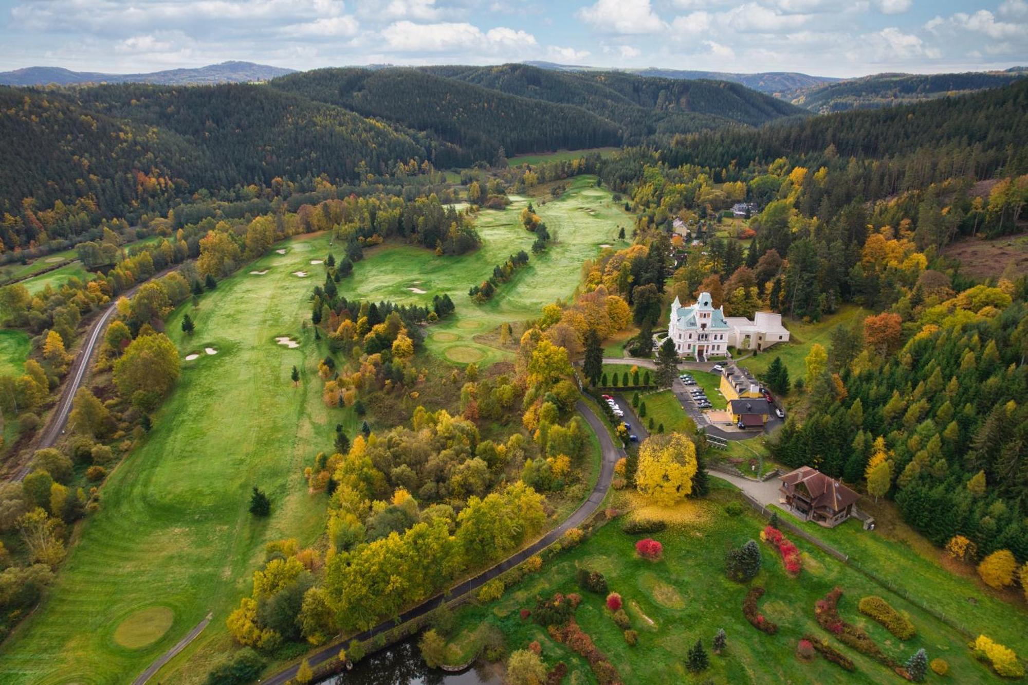 Pension U Golfu Cihelny Карлови Вари Екстериор снимка