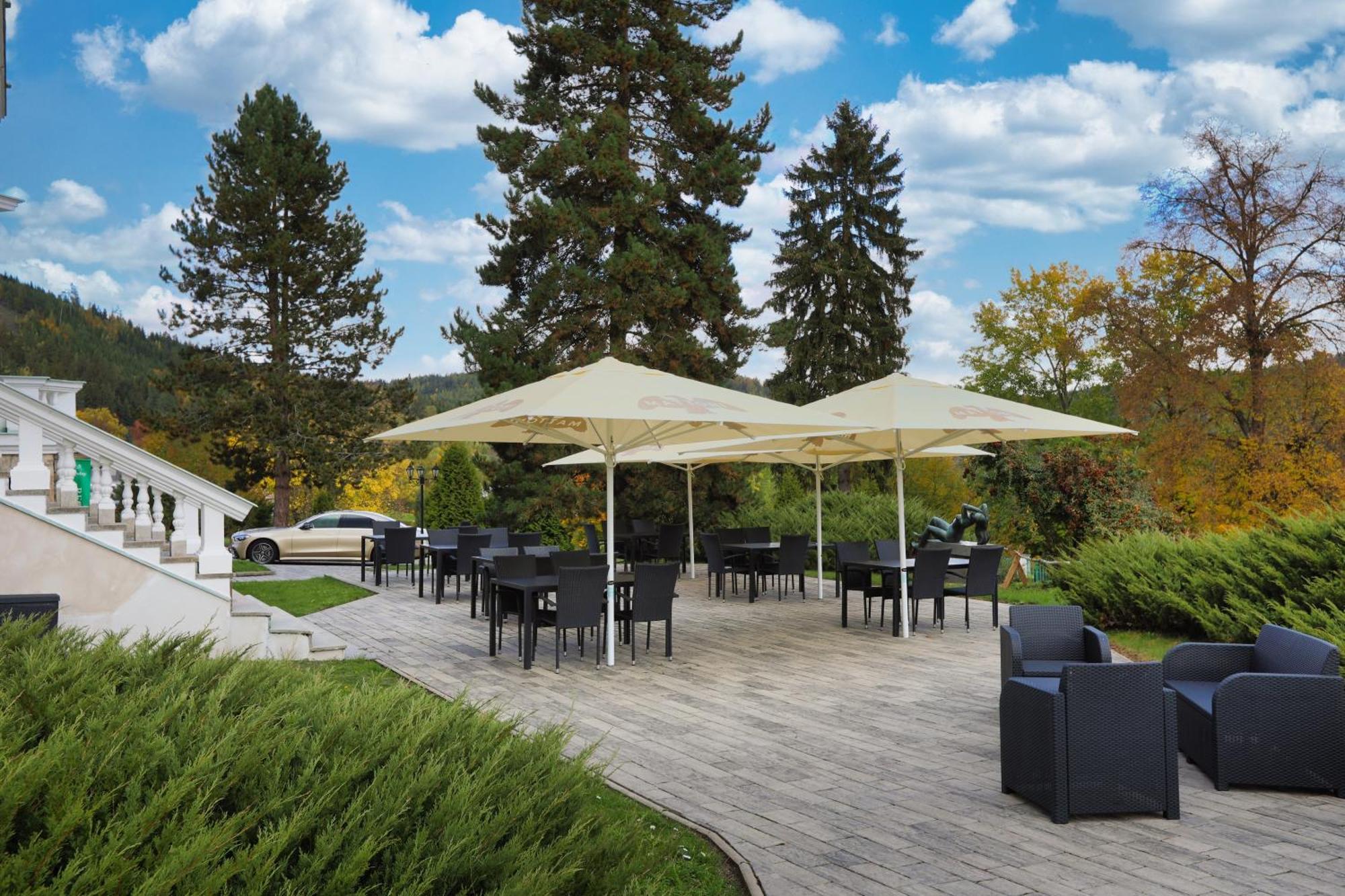 Pension U Golfu Cihelny Карлови Вари Екстериор снимка