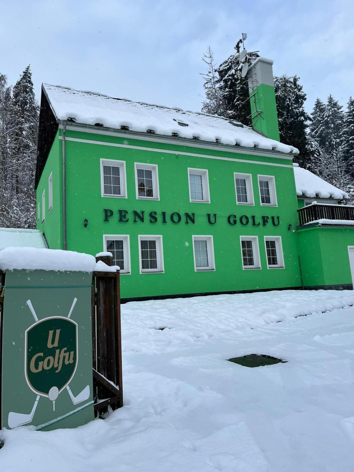 Pension U Golfu Cihelny Карлови Вари Екстериор снимка
