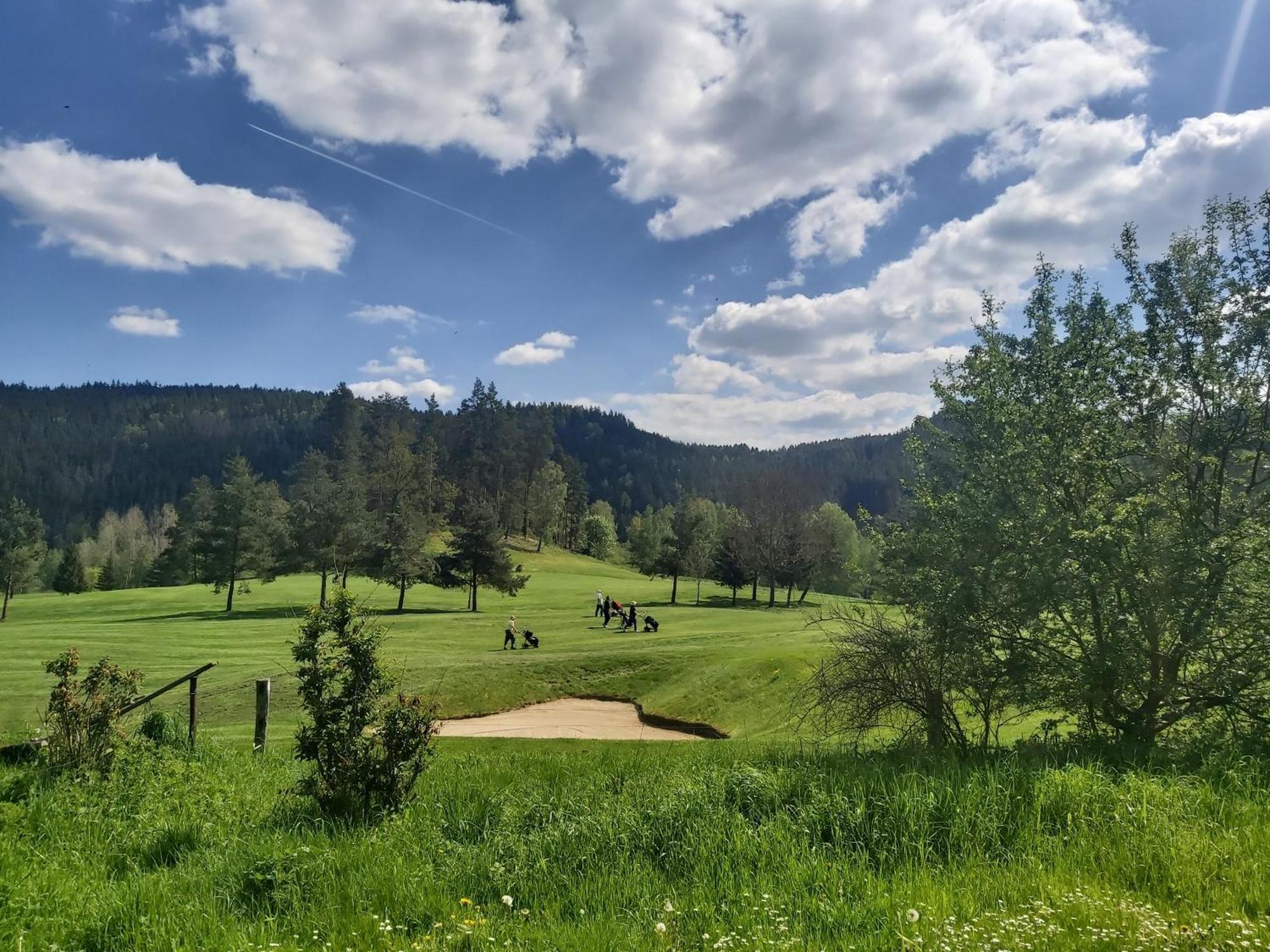 Pension U Golfu Cihelny Карлови Вари Екстериор снимка
